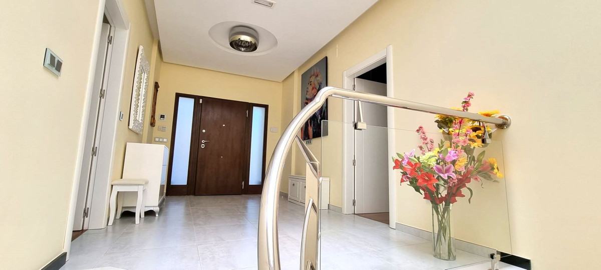 7 Bed Townhouse for sale in Altea Costa Blanca, Alicante, Spain