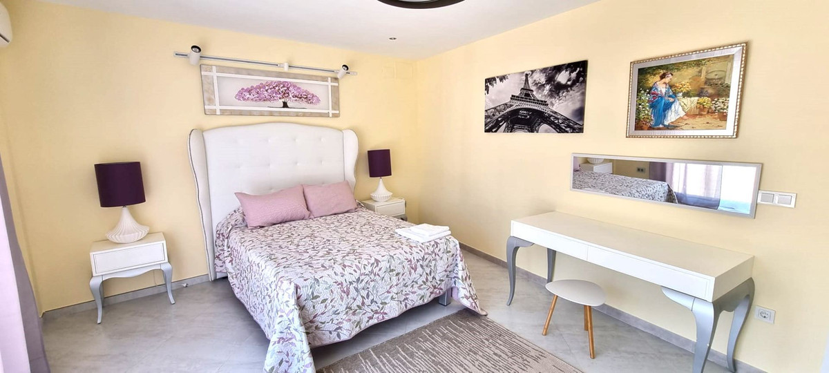 7 Bed Townhouse for sale in Altea Costa Blanca, Alicante, Spain