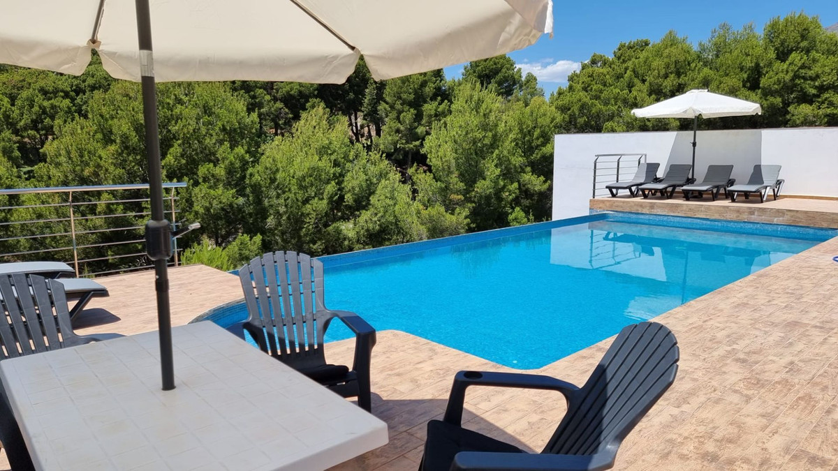 7 Bed Townhouse for sale in Altea Costa Blanca, Alicante, Spain
