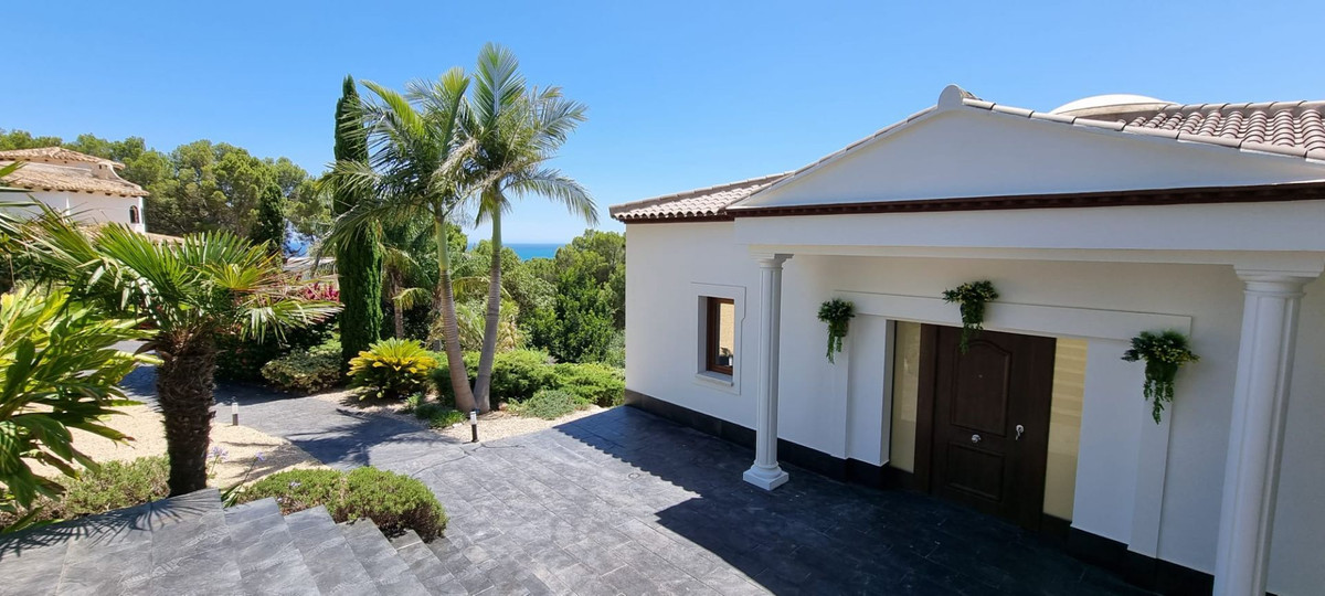 7 Bed Townhouse for sale in Altea Costa Blanca, Alicante, Spain