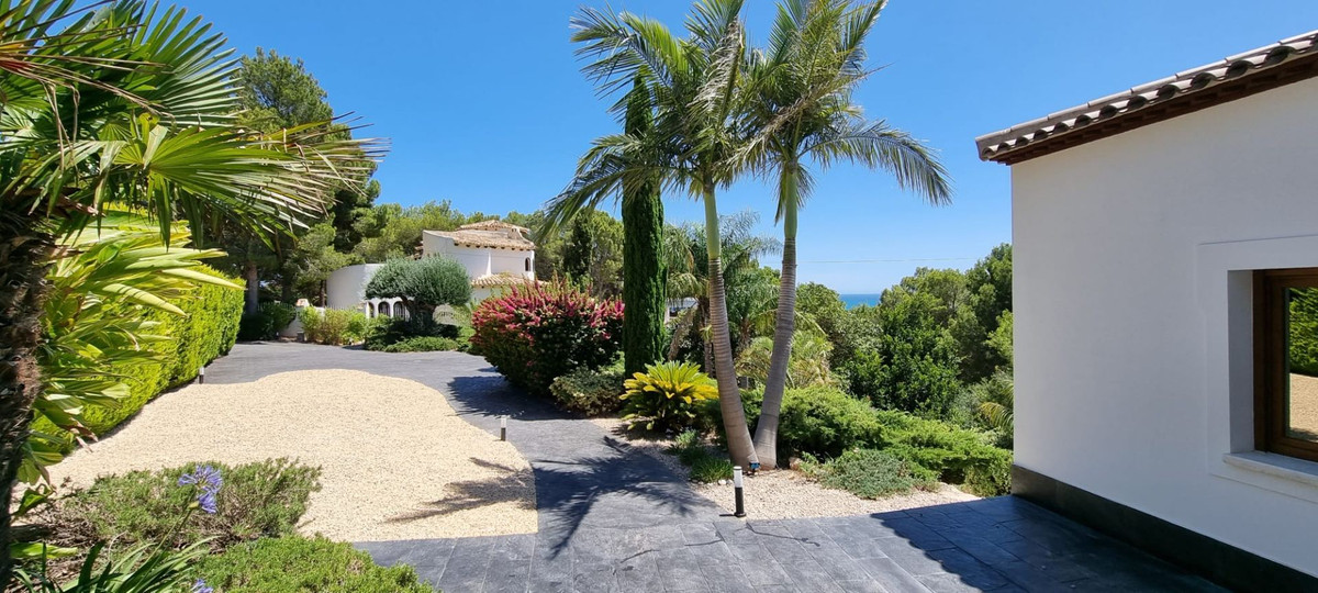 7 Bed Townhouse for sale in Altea Costa Blanca, Alicante, Spain