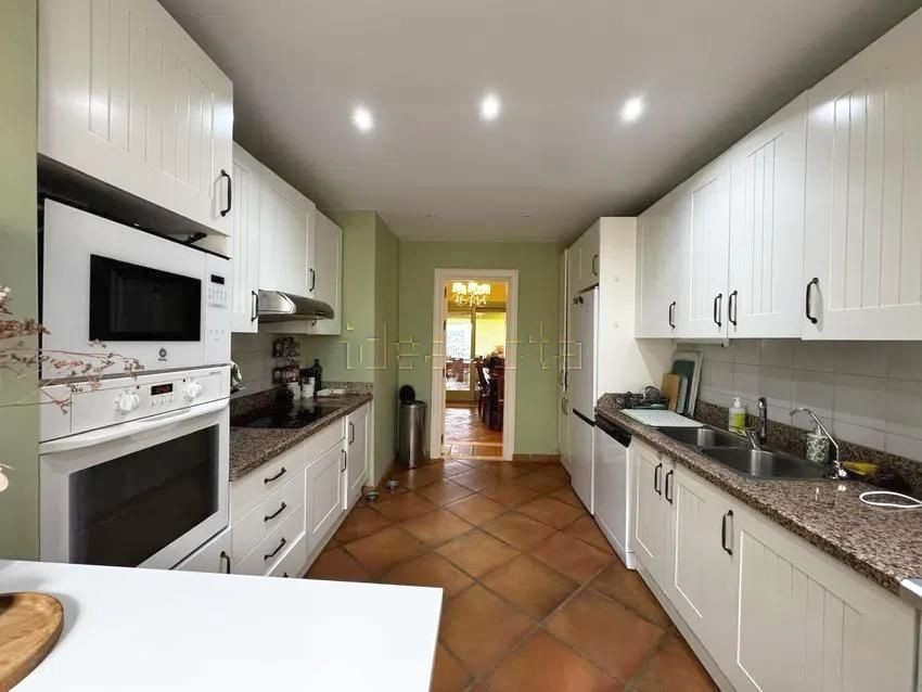 Se vende Villa - Chalet de 3 dormitorios en Costa Del Sol, Cadiz, España