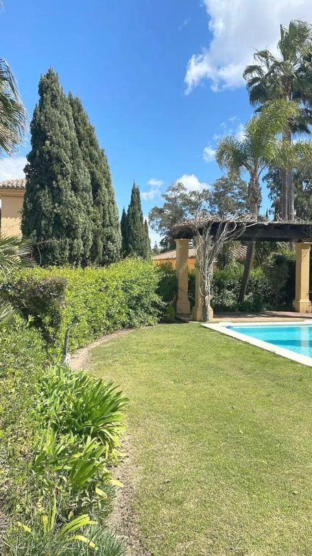 Se vende Villa - Chalet de 3 dormitorios en Costa Del Sol, Cadiz, España