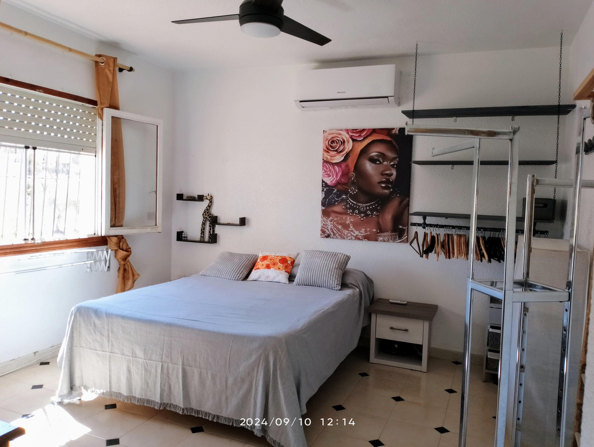 7 Bed Townhouse for sale in Torrevieja Costa Blanca, Alicante, Spain