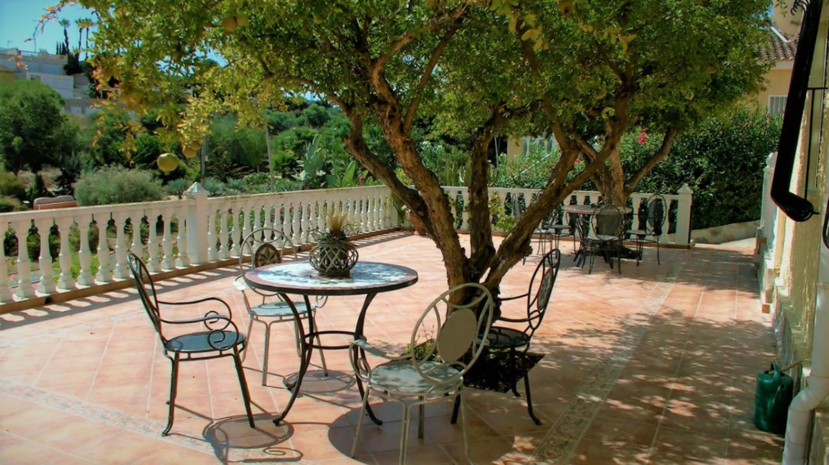 7 Bed Townhouse for sale in Torrevieja Costa Blanca, Alicante, Spain