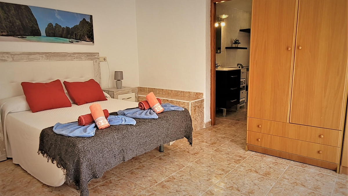 7 Bed Townhouse for sale in Torrevieja Costa Blanca, Alicante, Spain