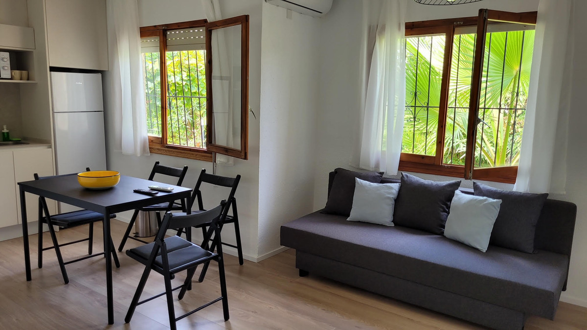 7 Bed Townhouse for sale in Torrevieja Costa Blanca, Alicante, Spain