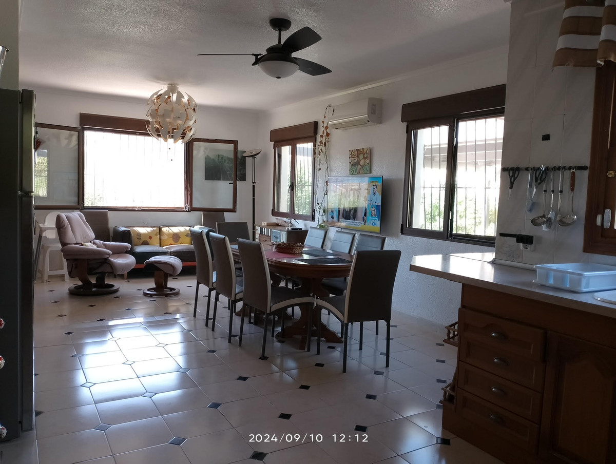 7 Bed Townhouse for sale in Torrevieja Costa Blanca, Alicante, Spain