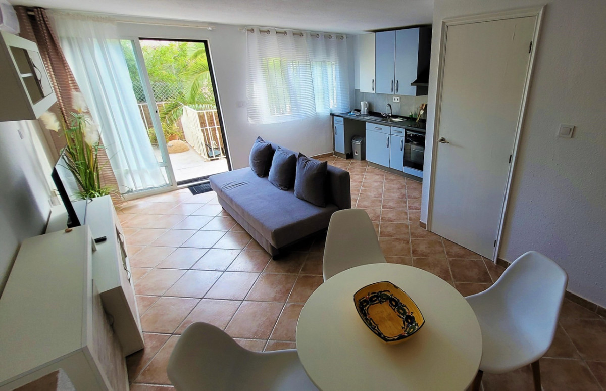 7 Bed Townhouse for sale in Torrevieja Costa Blanca, Alicante, Spain