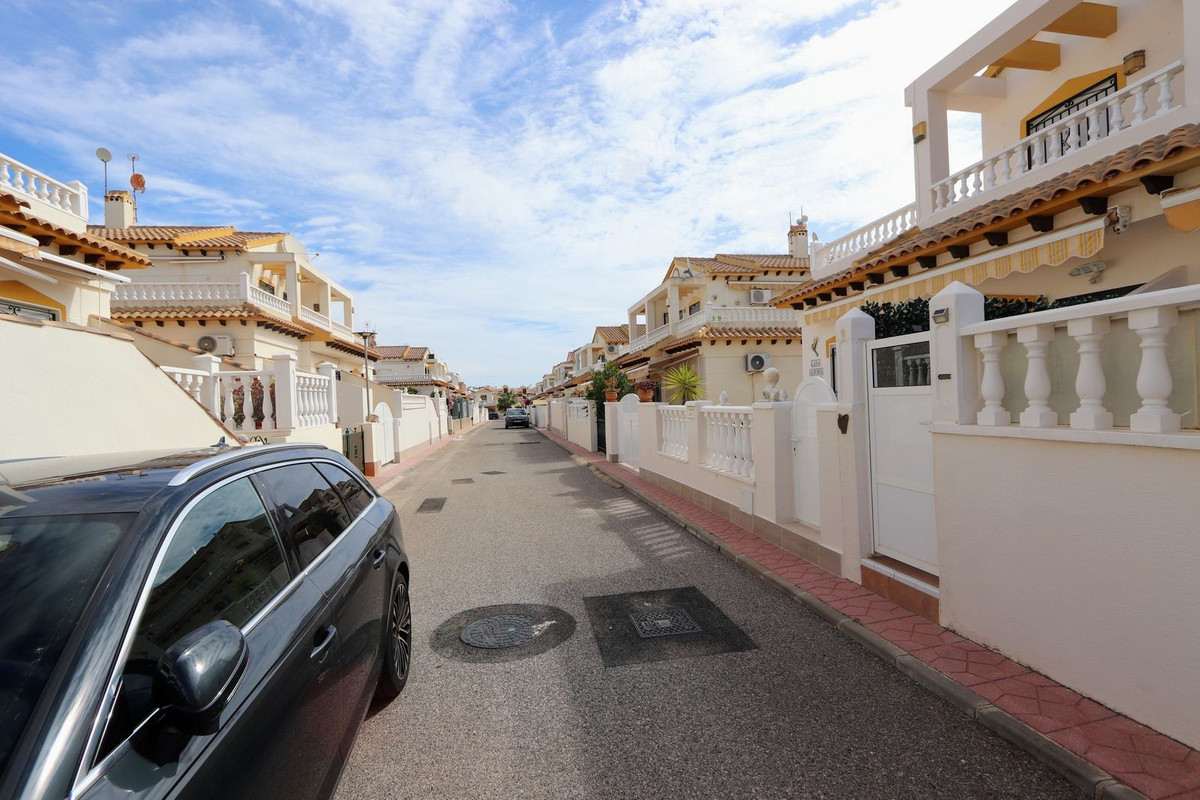 Se vende Adosada de 3 dormitorios en Costa Blanca, Alicante, España