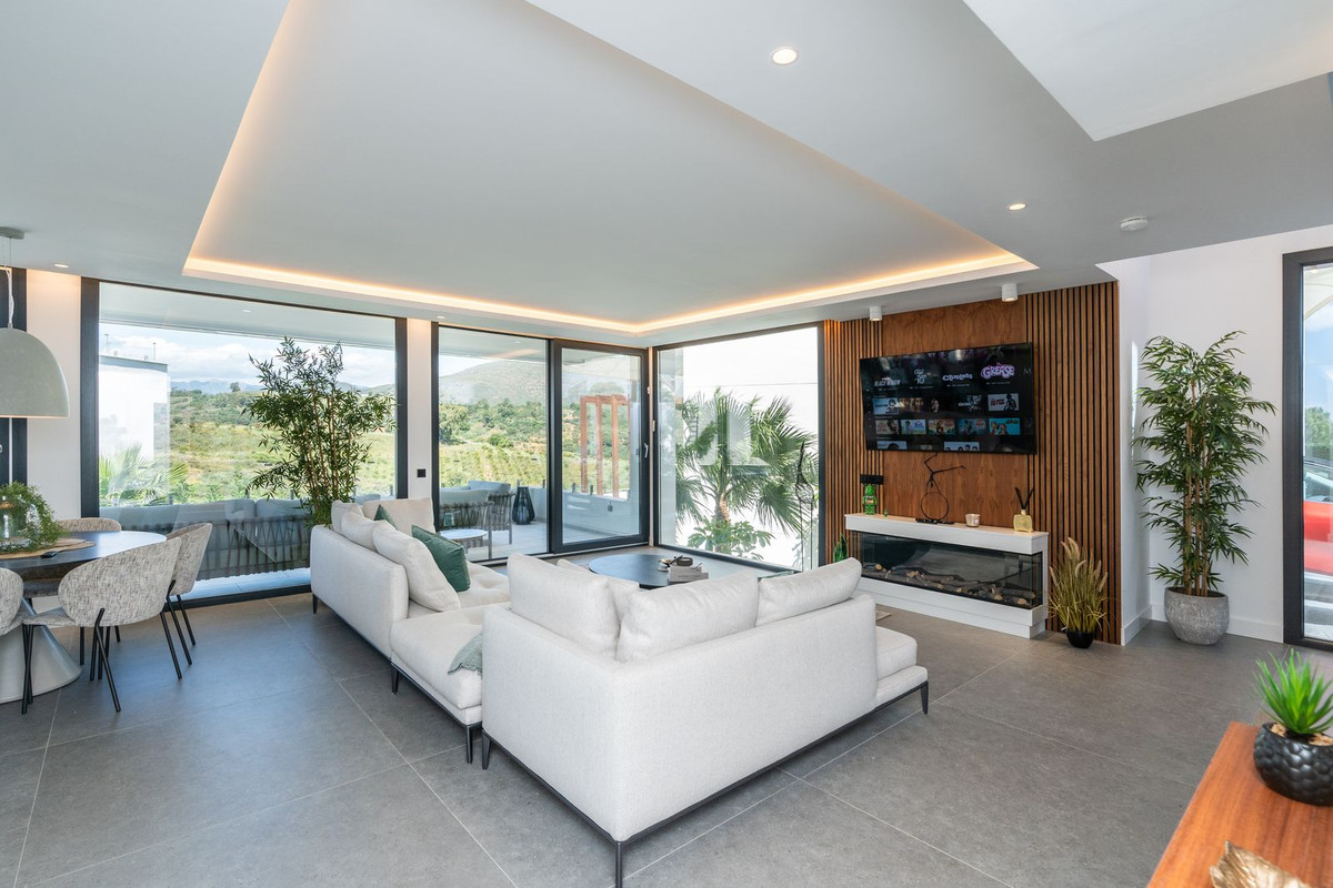 Se vende Villa - Chalet de 4 dormitorios en Costa Del Sol, Málaga, España