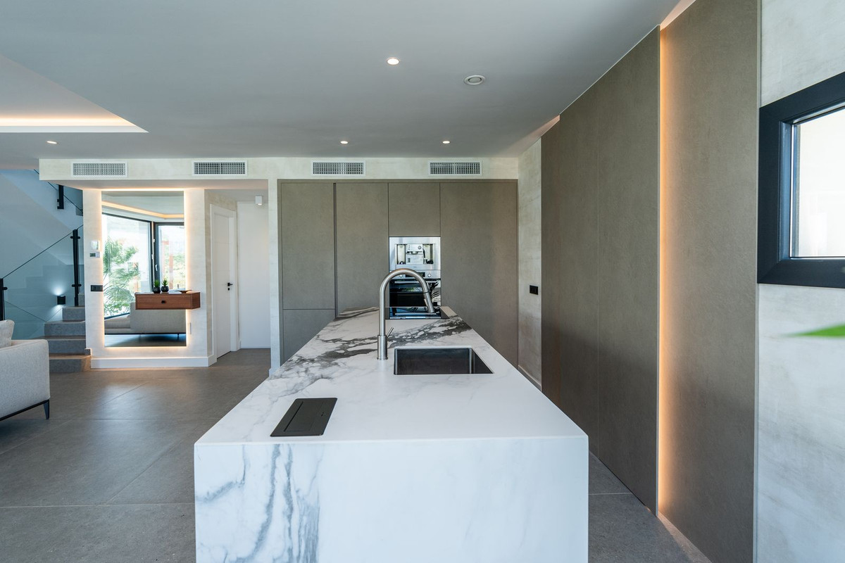Se vende Villa - Chalet de 4 dormitorios en Costa Del Sol, Málaga, España