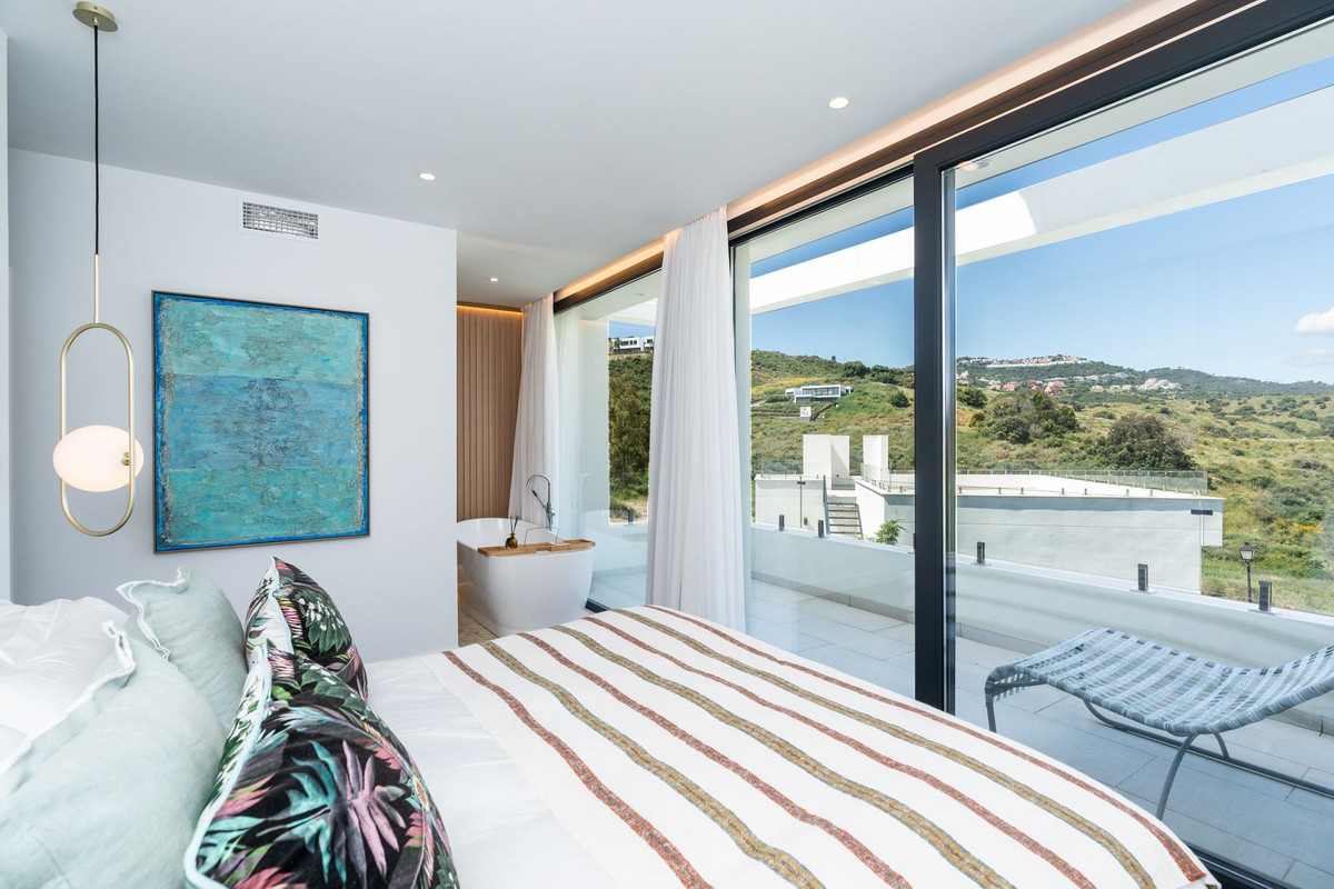 Se vende Villa - Chalet de 4 dormitorios en Costa Del Sol, Málaga, España