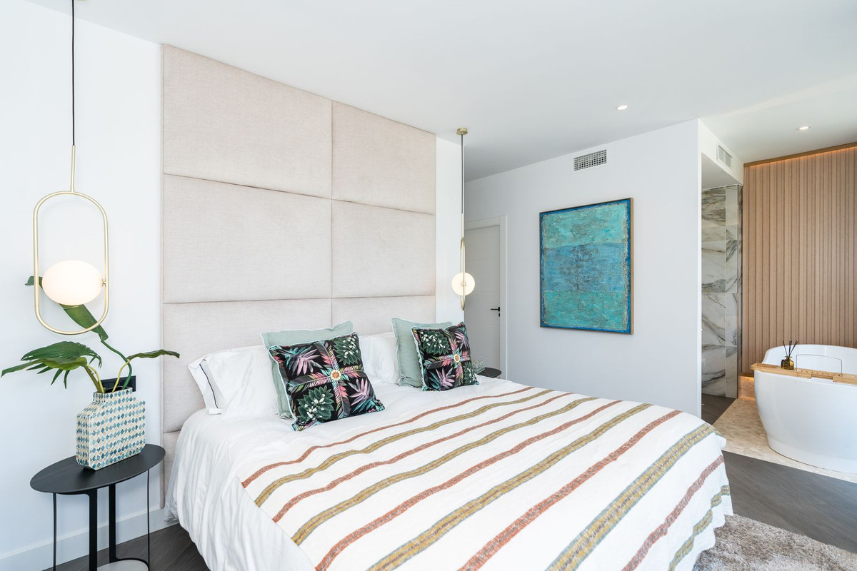 Se vende Villa - Chalet de 4 dormitorios en Costa Del Sol, Málaga, España