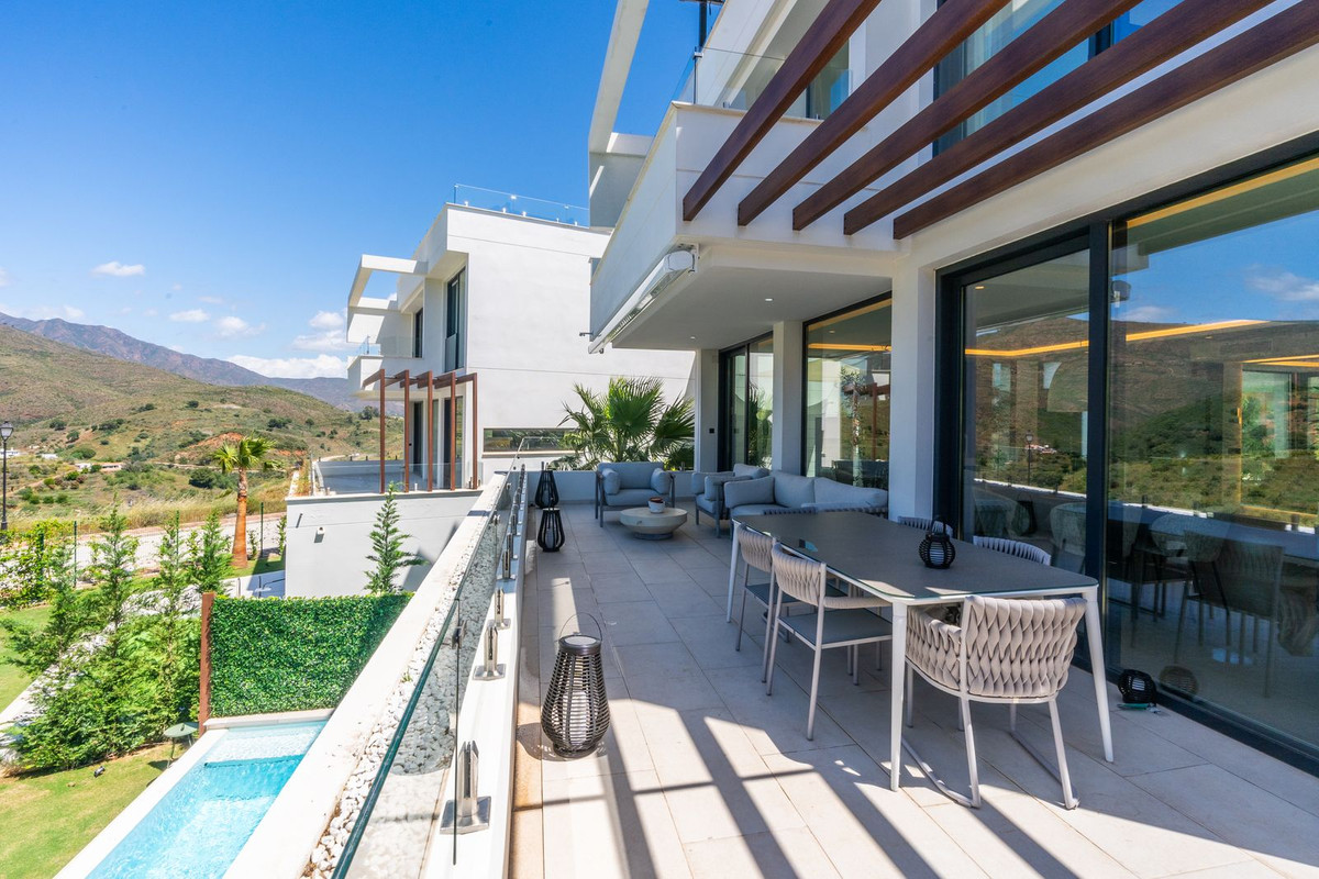 Se vende Villa - Chalet de 4 dormitorios en Costa Del Sol, Málaga, España