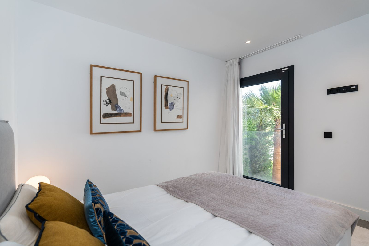 Se vende Villa - Chalet de 4 dormitorios en Costa Del Sol, Málaga, España