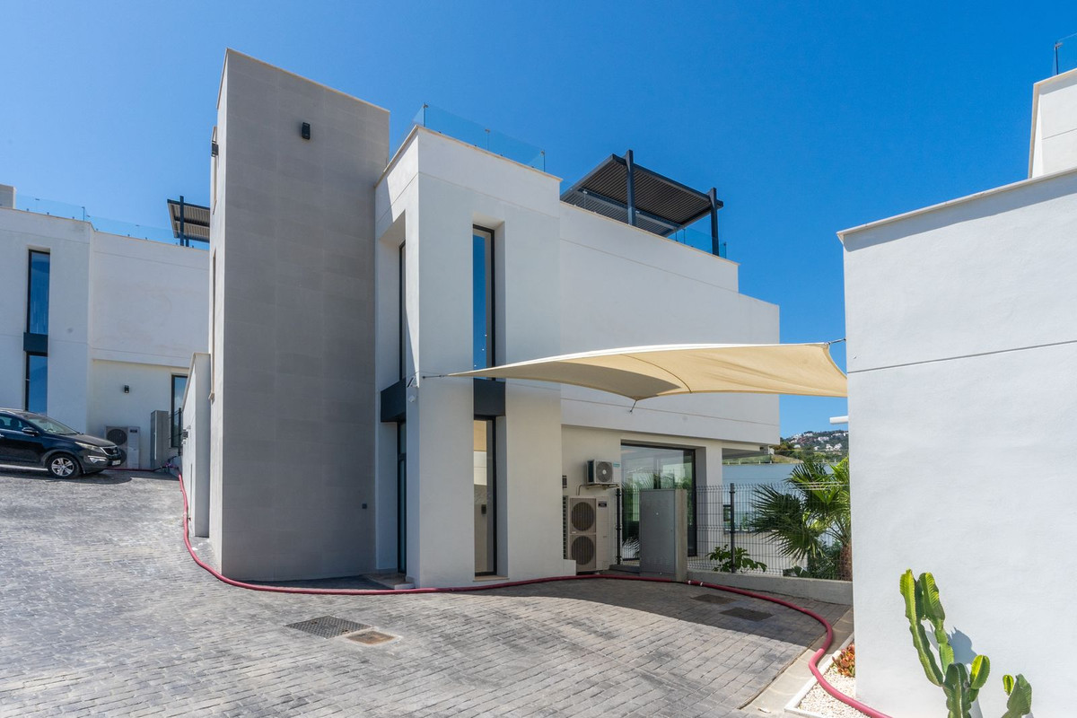 Se vende Villa - Chalet de 4 dormitorios en Costa Del Sol, Málaga, España