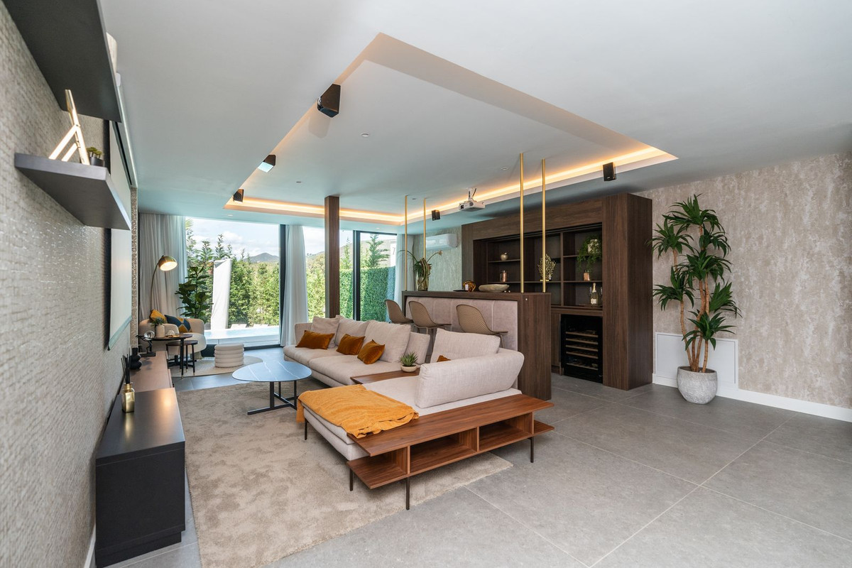 Se vende Villa - Chalet de 4 dormitorios en Costa Del Sol, Málaga, España