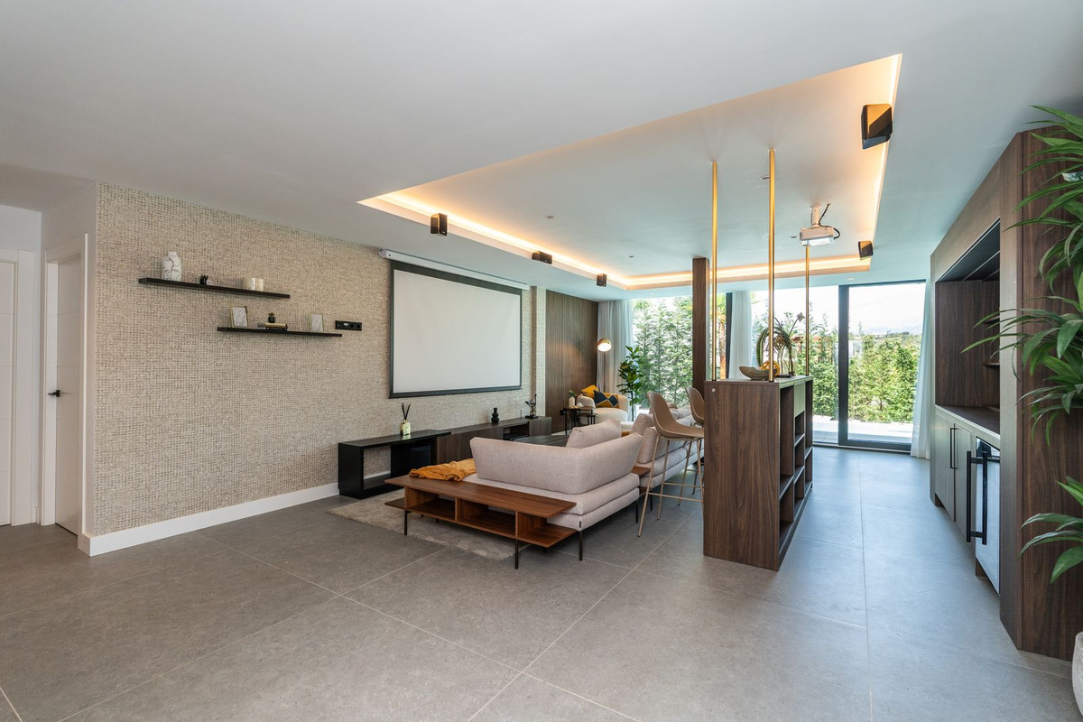 Se vende Villa - Chalet de 4 dormitorios en Costa Del Sol, Málaga, España