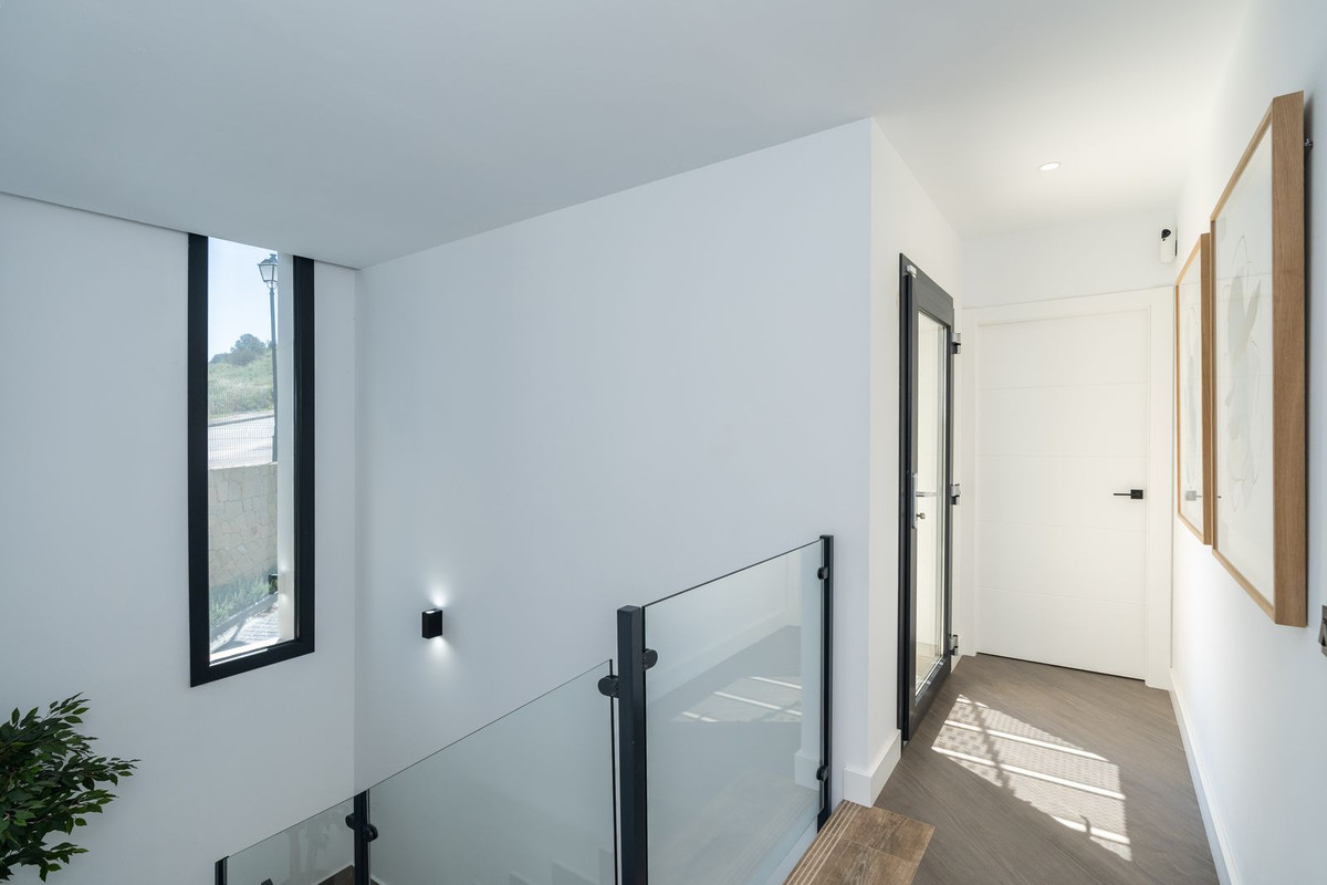 Se vende Villa - Chalet de 4 dormitorios en Costa Del Sol, Málaga, España