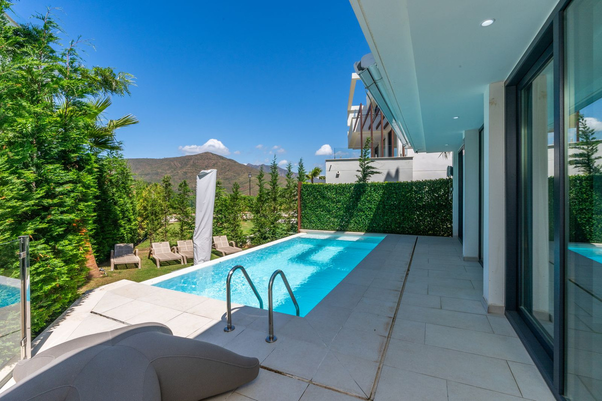 Se vende Villa - Chalet de 4 dormitorios en Costa Del Sol, Málaga, España