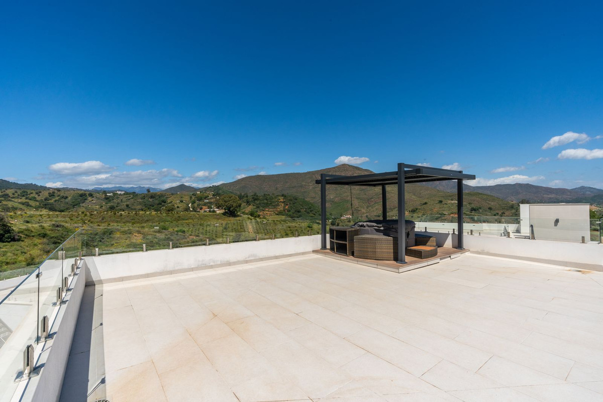 Se vende Villa - Chalet de 4 dormitorios en Costa Del Sol, Málaga, España