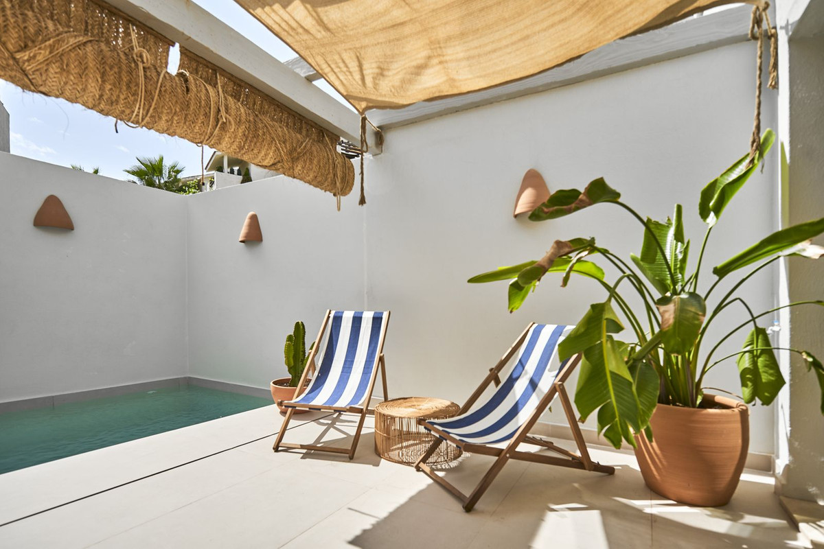 3 Bed Townhouse for sale in El Paraiso Costa Del Sol, Málaga, Spain
