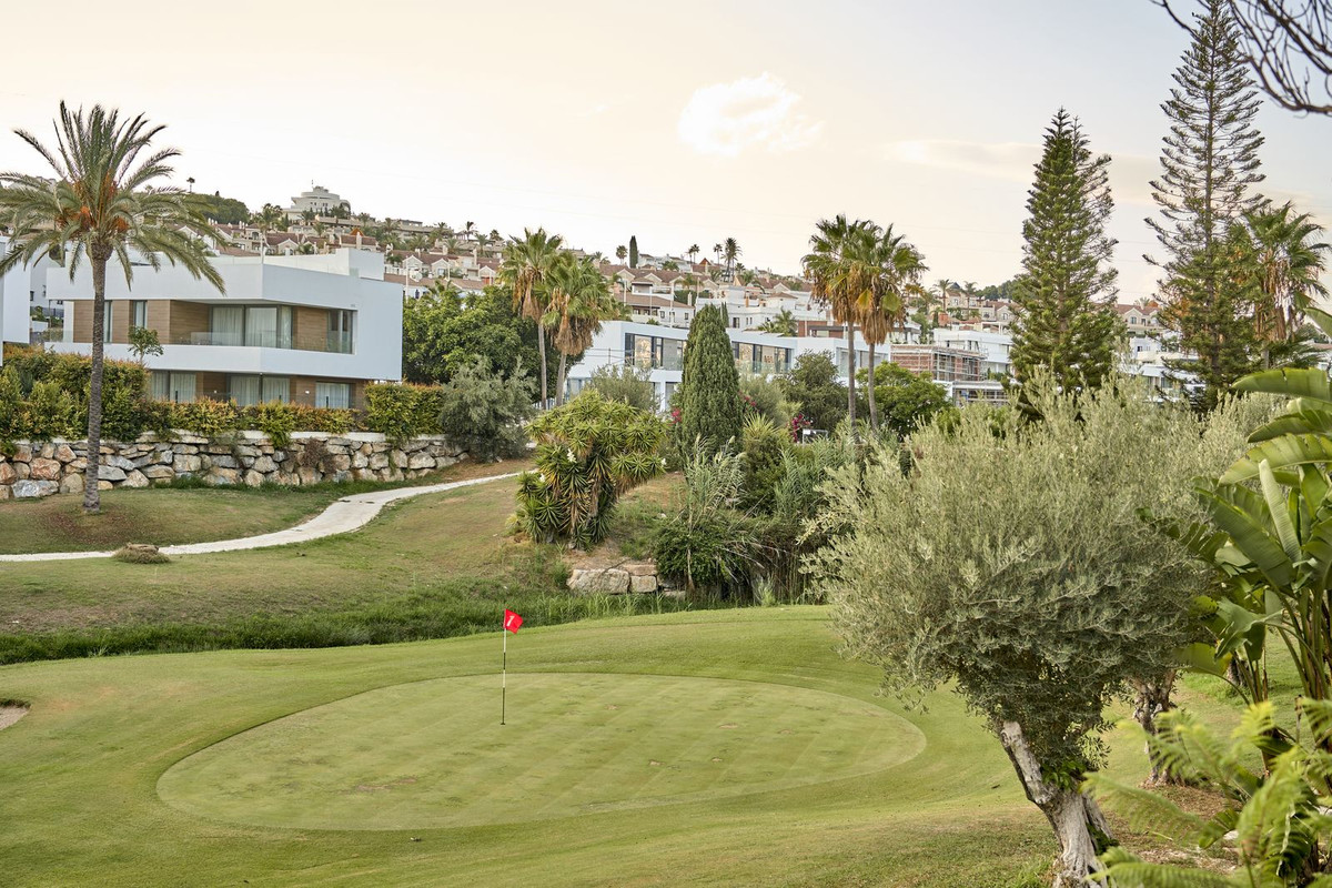 3 Bed Townhouse for sale in El Paraiso Costa Del Sol, Málaga, Spain