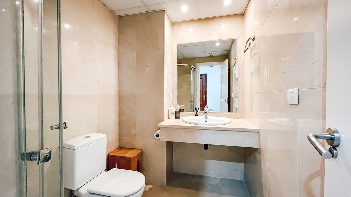 2 Bed Apartment for sale in Puerto Banús Costa Del Sol, Málaga, Spain