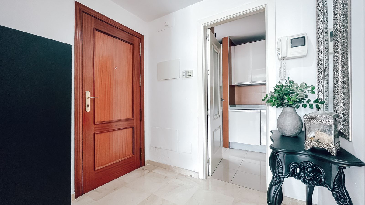 2 Bed Apartment for sale in Puerto Banús Costa Del Sol, Málaga, Spain