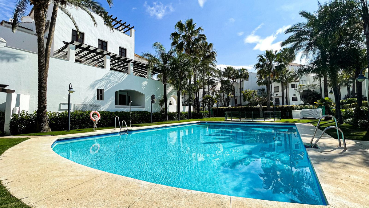 2 Bed Apartment for sale in Puerto Banús Costa Del Sol, Málaga, Spain
