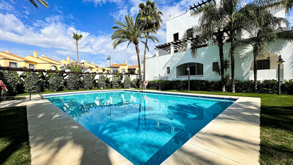 2 Bed Apartment for sale in Puerto Banús Costa Del Sol, Málaga, Spain