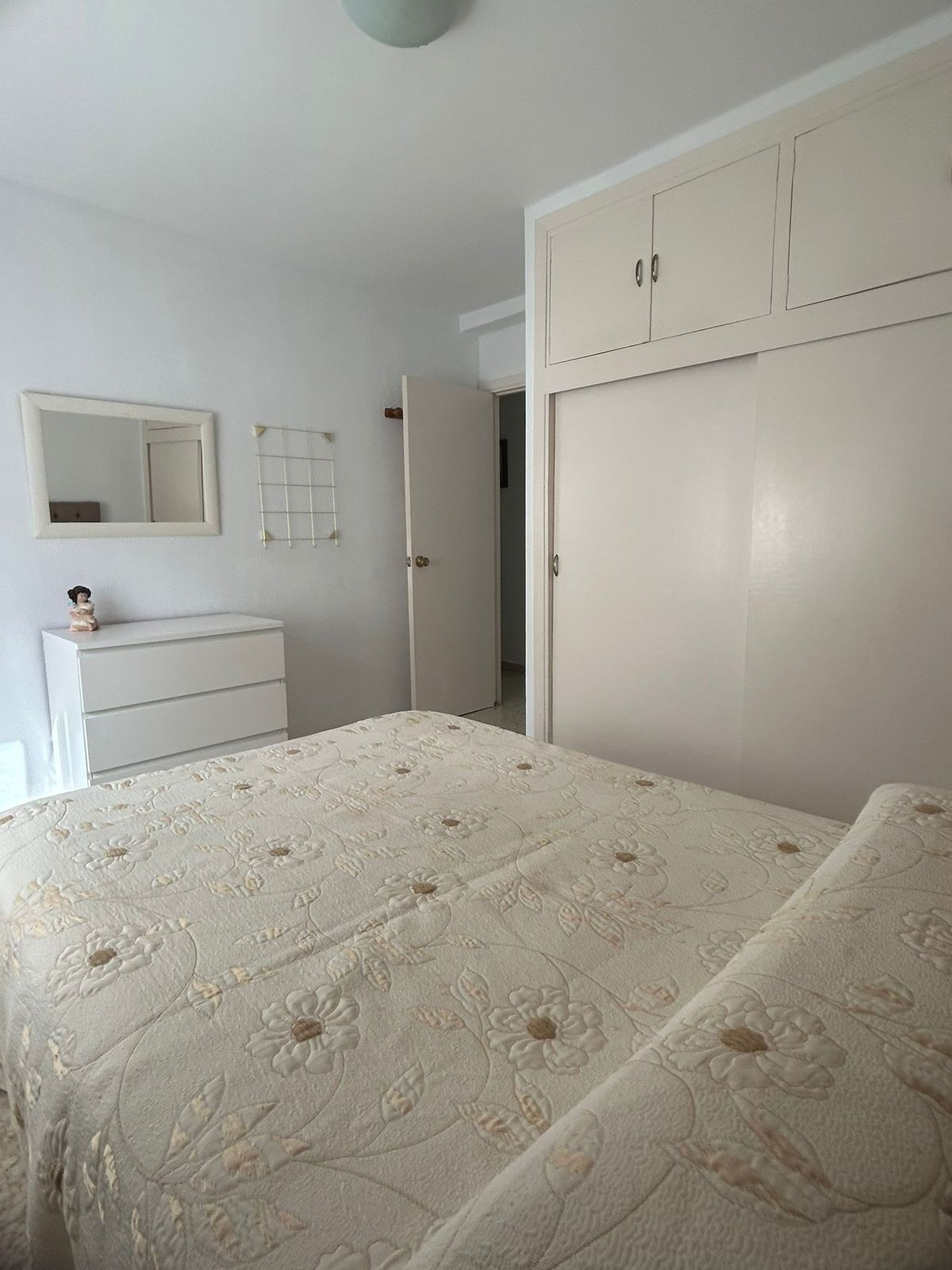 4 Bed Apartment for sale in Estepona Costa Del Sol, Málaga, Spain