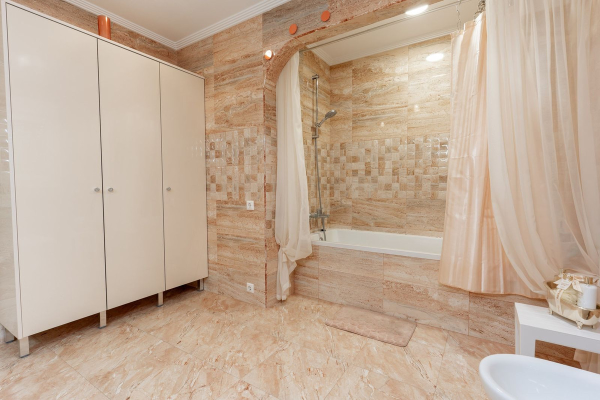 7 Bed Townhouse for sale in Los Balcones Costa Blanca, Alicante, Spain