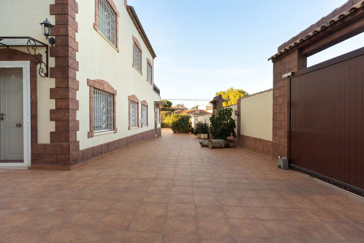 7 Bed Townhouse for sale in Los Balcones Costa Blanca, Alicante, Spain