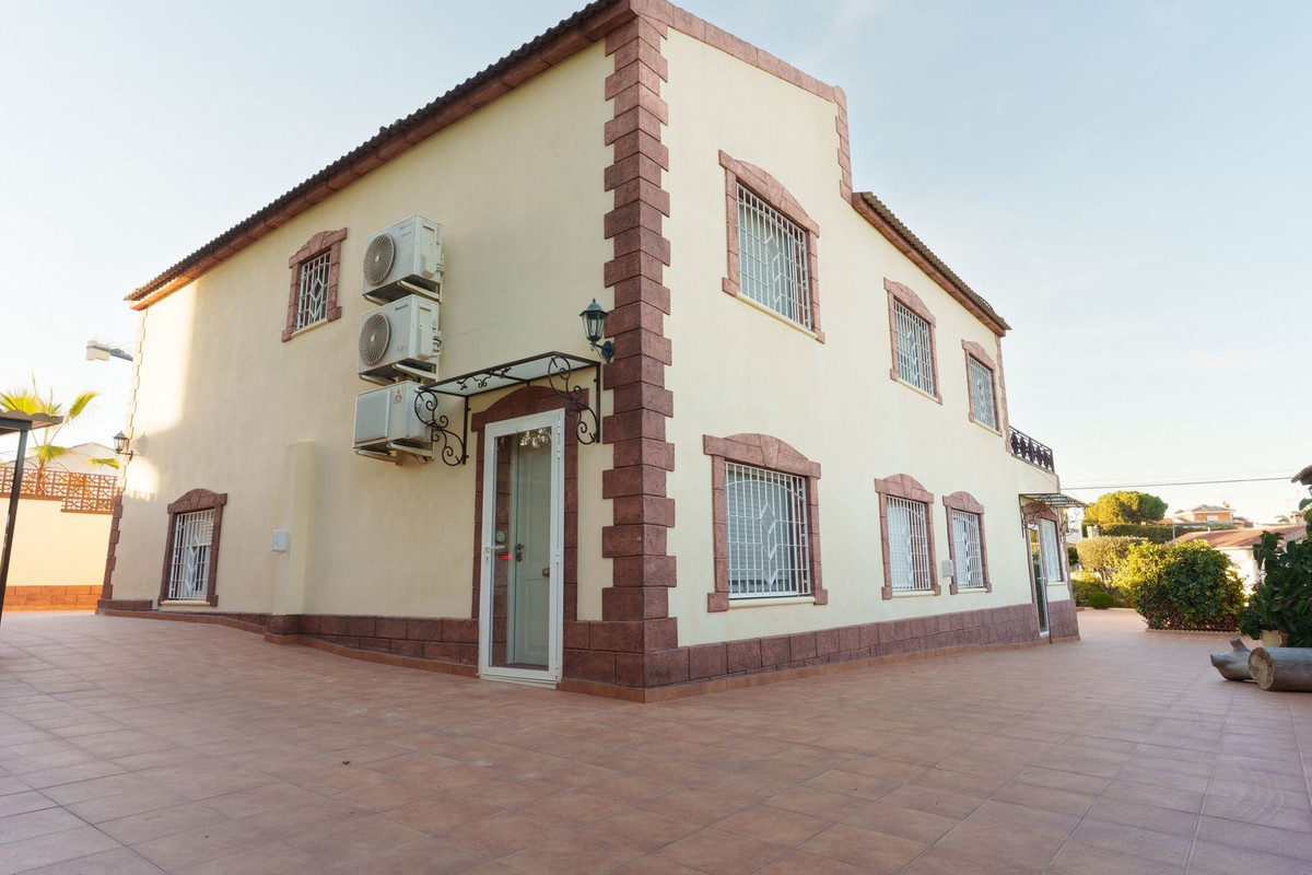 7 Bed Townhouse for sale in Los Balcones Costa Blanca, Alicante, Spain