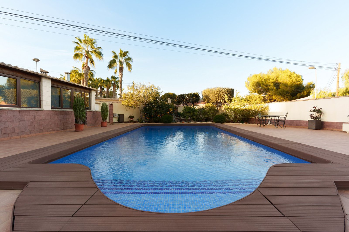 7 Bed Townhouse for sale in Los Balcones Costa Blanca, Alicante, Spain