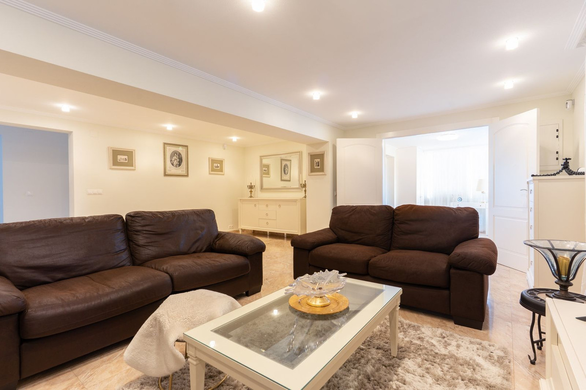 7 Bed Townhouse for sale in Los Balcones Costa Blanca, Alicante, Spain