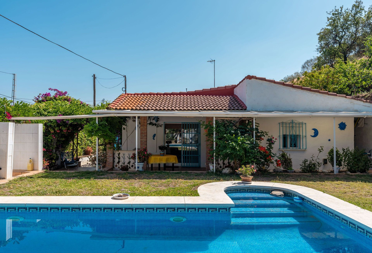 3 Bed Townhouse for sale in Coín Costa Del Sol, Málaga, Spain