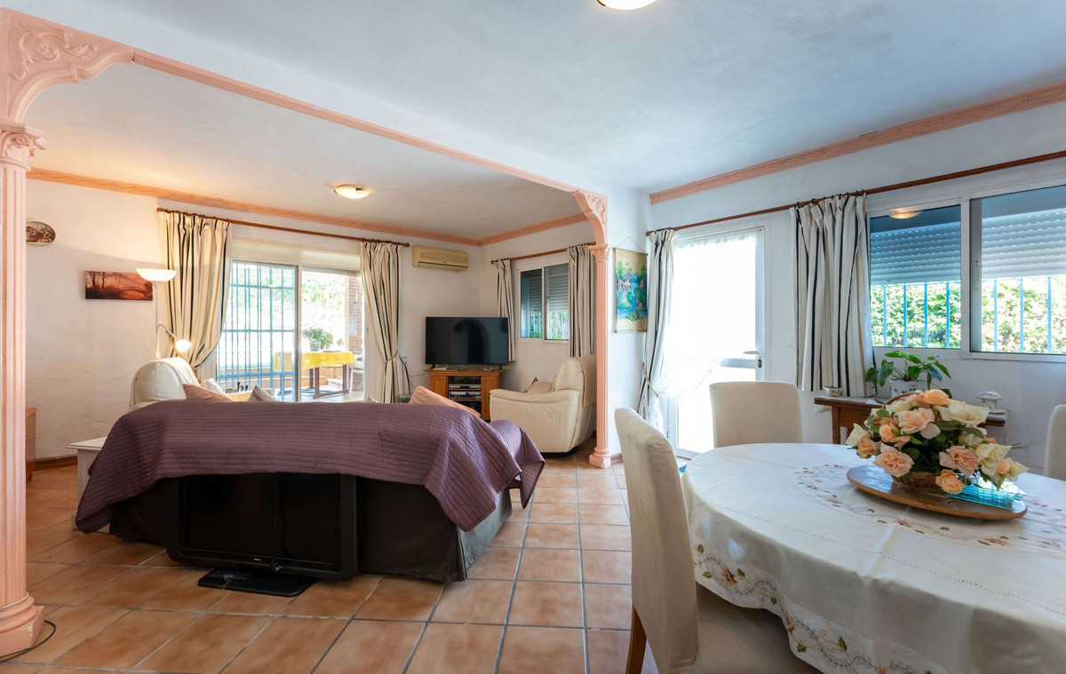 3 Bed Townhouse for sale in Coín Costa Del Sol, Málaga, Spain