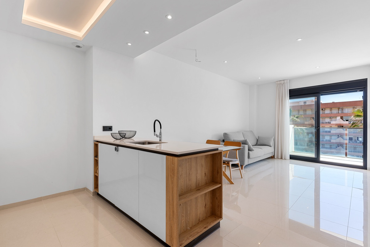 Se vende Apartamento Planta Media de 2 dormitorios en Costa Blanca, Alicante, España