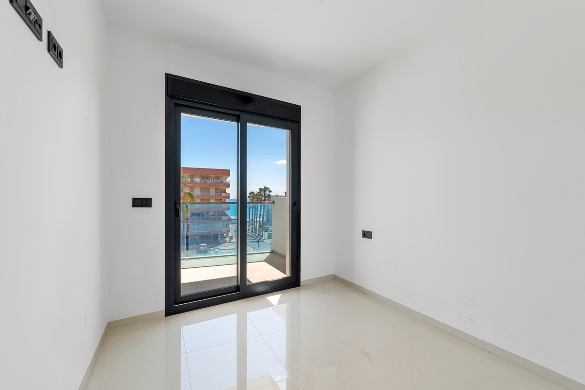 Se vende Apartamento Planta Media de 2 dormitorios en Costa Blanca, Alicante, España
