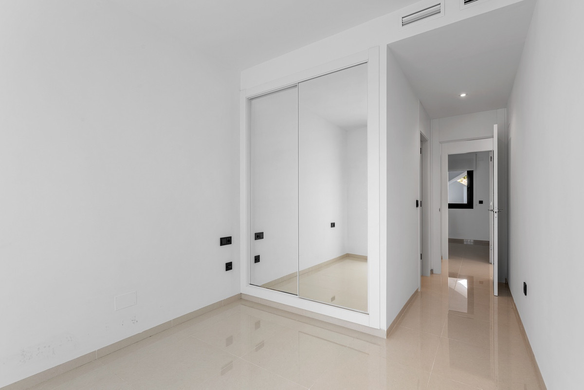 Se vende Apartamento Planta Media de 2 dormitorios en Costa Blanca, Alicante, España