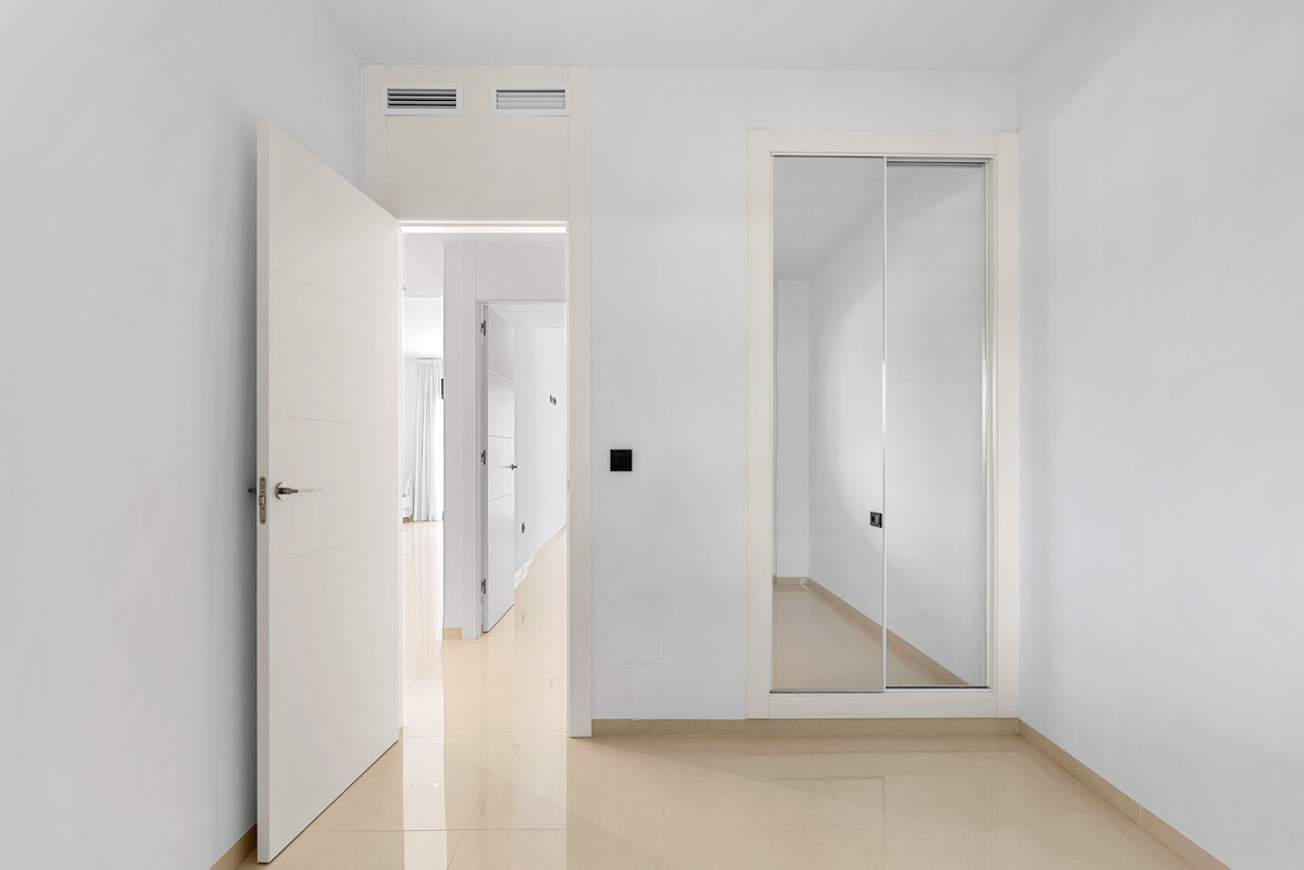 Se vende Apartamento Planta Media de 2 dormitorios en Costa Blanca, Alicante, España