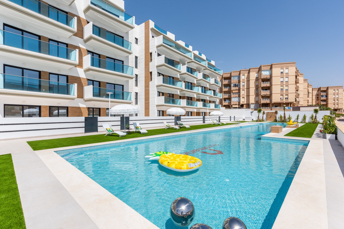 Se vende Apartamento Planta Media de 2 dormitorios en Costa Blanca, Alicante, España