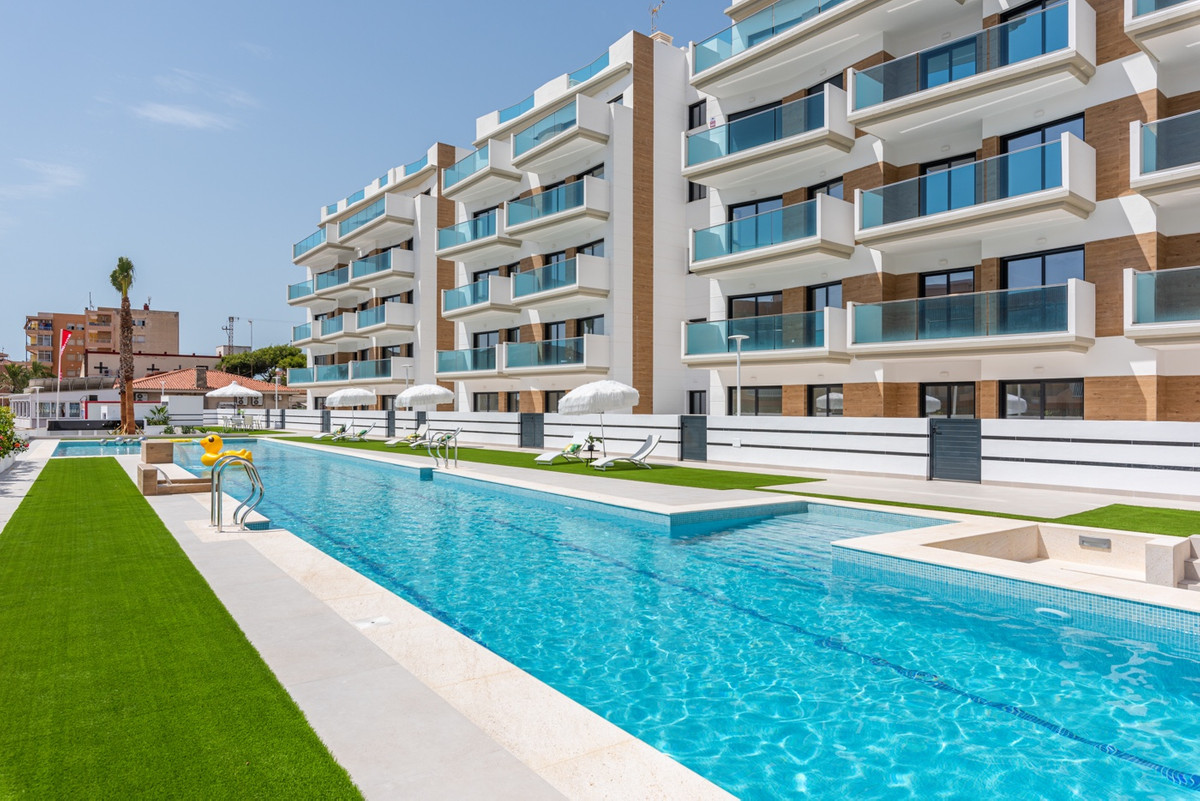 Se vende Apartamento Planta Media de 2 dormitorios en Costa Blanca, Alicante, España