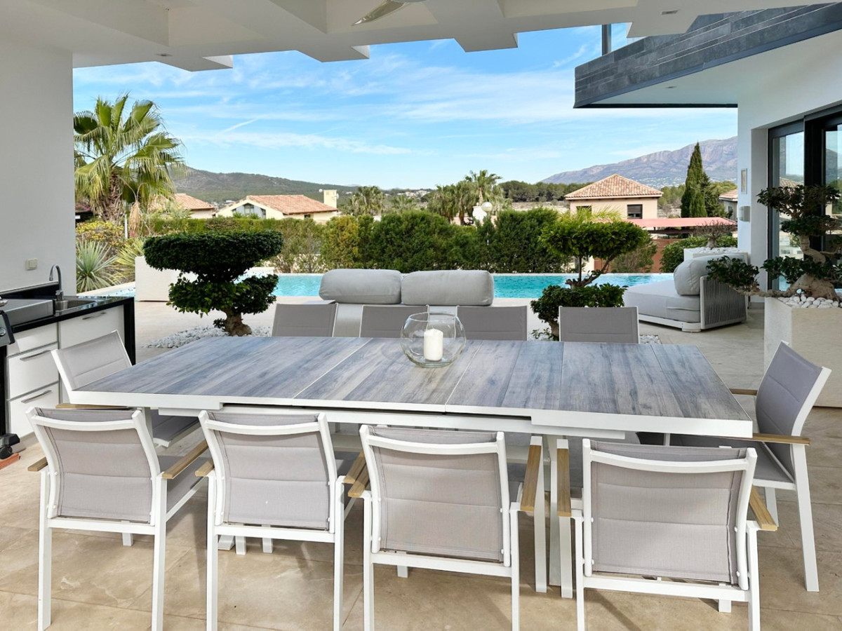 5 Bed Townhouse for sale in Javea Costa Blanca, Alicante, Spain