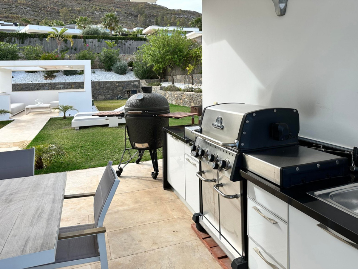 5 Bed Townhouse for sale in Javea Costa Blanca, Alicante, Spain