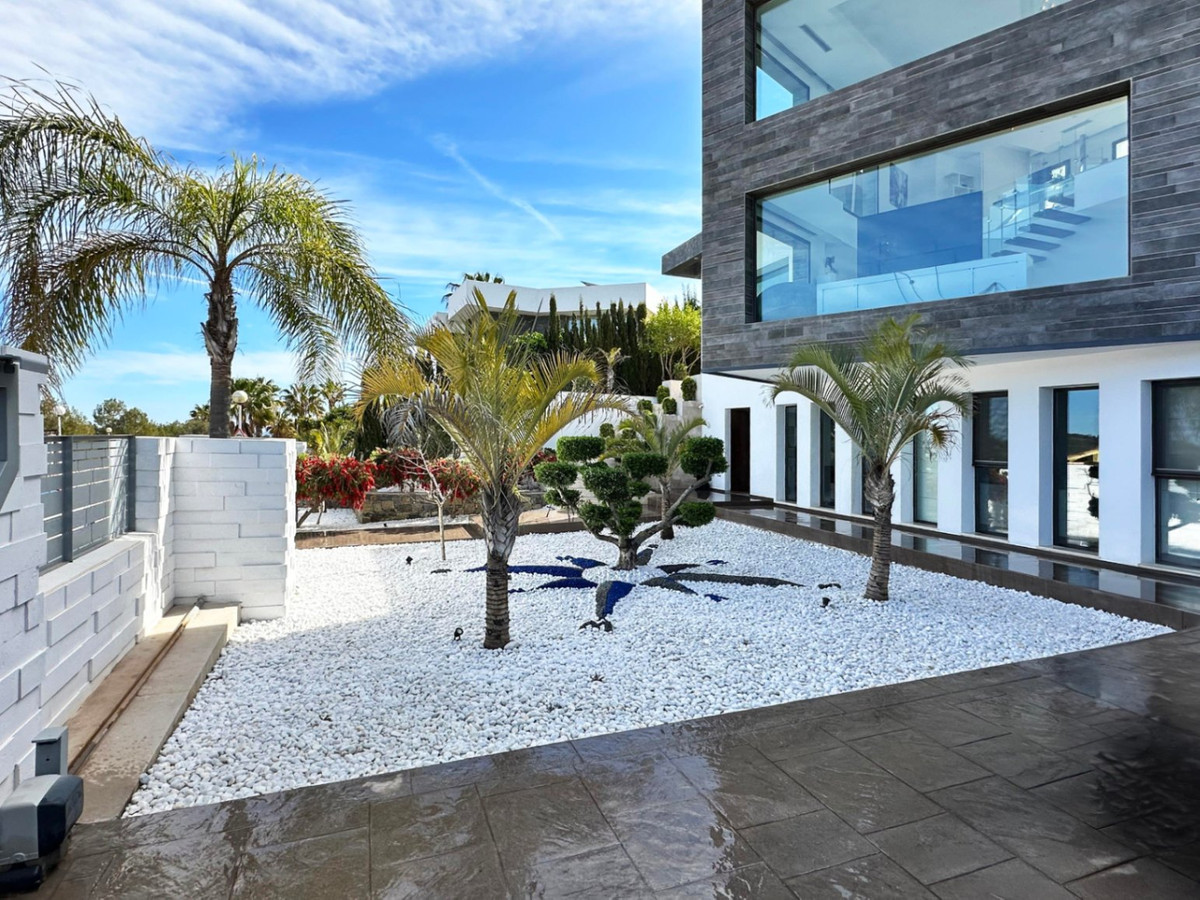 5 Bed Townhouse for sale in Javea Costa Blanca, Alicante, Spain