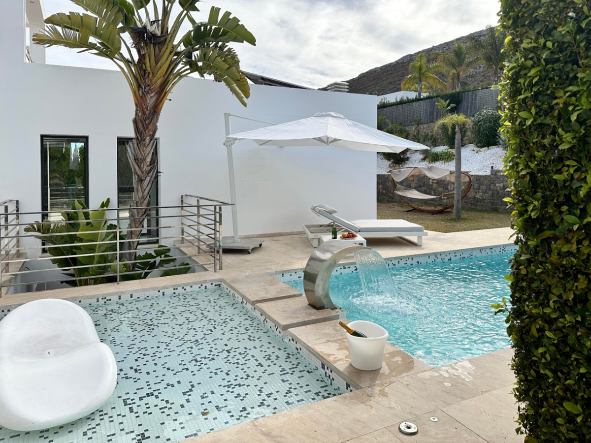 5 Bed Townhouse for sale in Javea Costa Blanca, Alicante, Spain